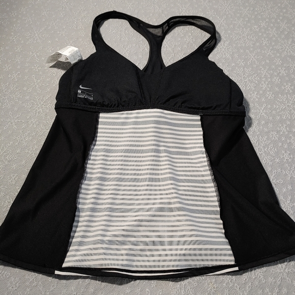 Nike New Women's Sport Top - Picture 4 of 7